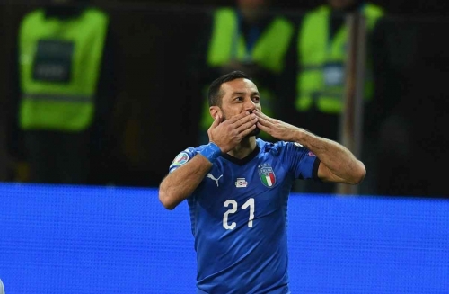 36 yaşlı futbolçu İtaliya millisinin tarixinə düşdü