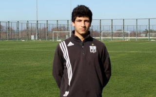 "Neftçi"nin 17 yaşlı futbolçusu: "Onlardan çox şey öyrənmək olar"