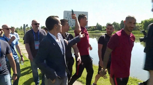 Ronaldodan jurnalistə qarşı ədəbsiz hərəkət