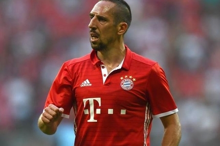 Frank Riberi 15 gün də futbolsuz qalacaq
