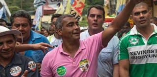 Braziliyanın əfsanəvi futbolçusu senator seçildi